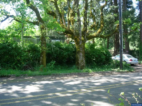 4230 Riverdale Rd S, Salem, OR 97302