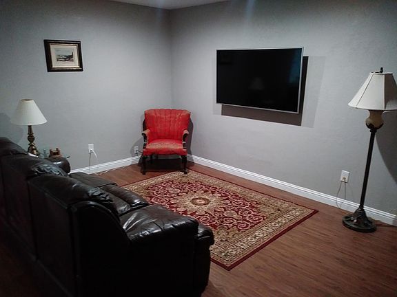 3rd image of 1405 Homestead Pl
