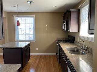 3rd image of 2 Greer Ct