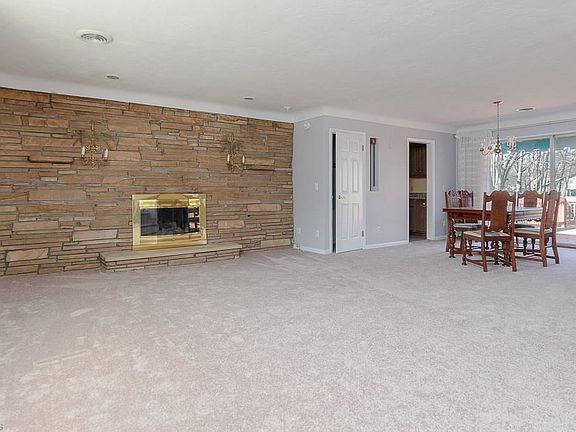 2nd image of 26792 Hilliard Blvd