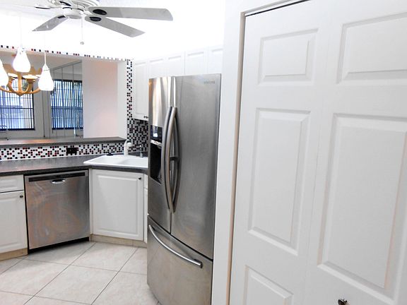 5th image of 7557 Fairfax Drive #301H