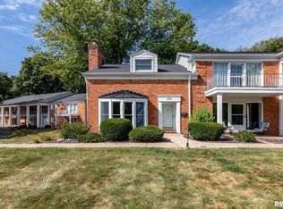 339 Country Club Dr, Pekin, IL 61554