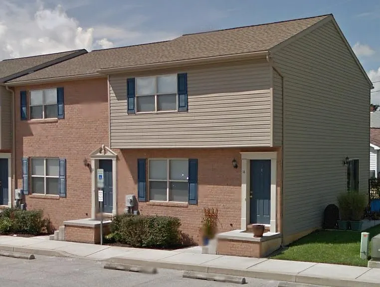 10 Lawrence Pl — Photo 1