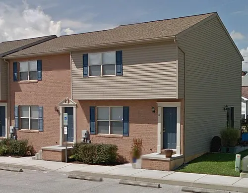 10 Lawrence Pl Photo 1