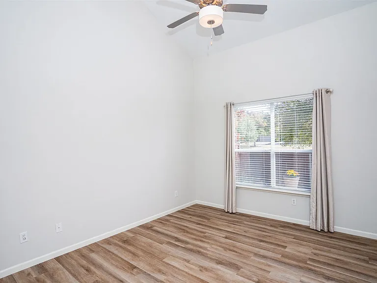 8600 Brunswick Dr — Photo 14