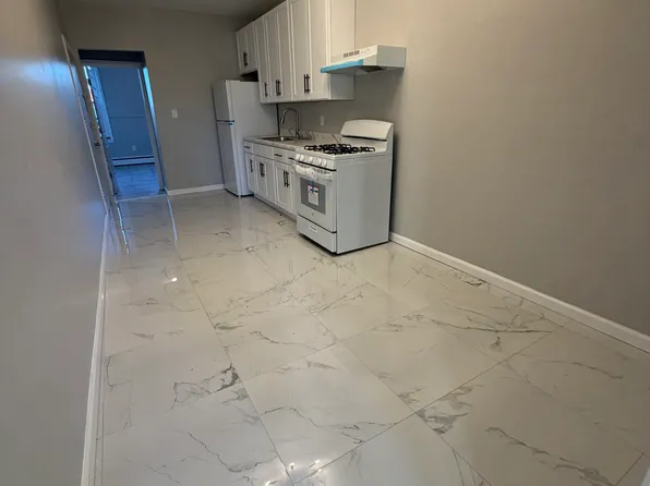 62 Cambridge Avenue image 3 of 7