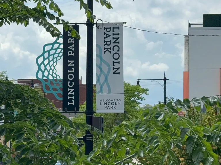 Prime Lincoln Park Location