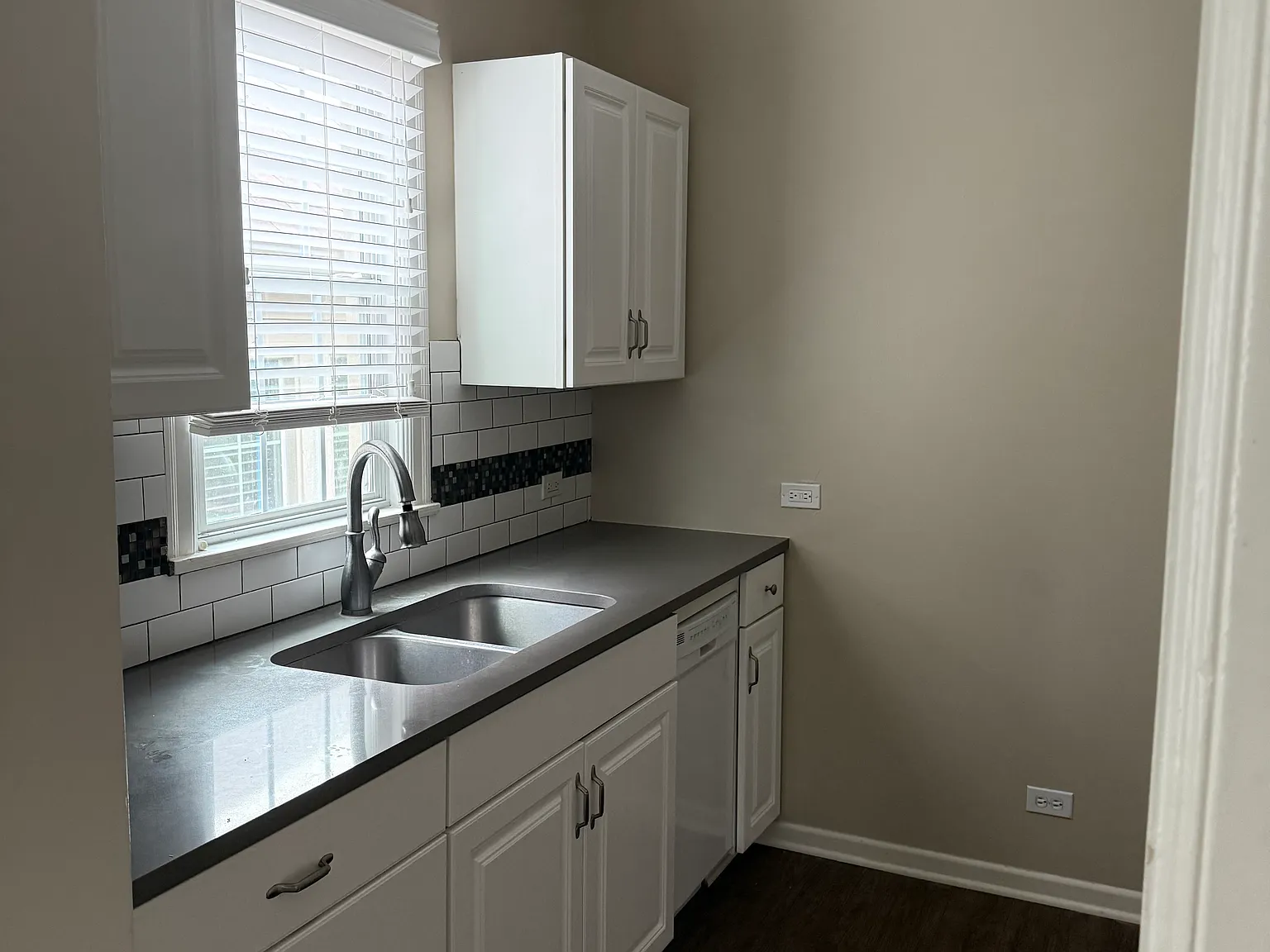 2 bed, 1350 sqft, $1,050 — Photo 4