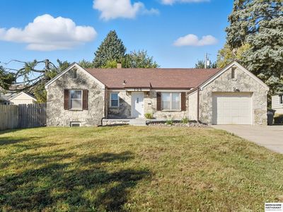 706 N 72nd St, Omaha, NE, 68114