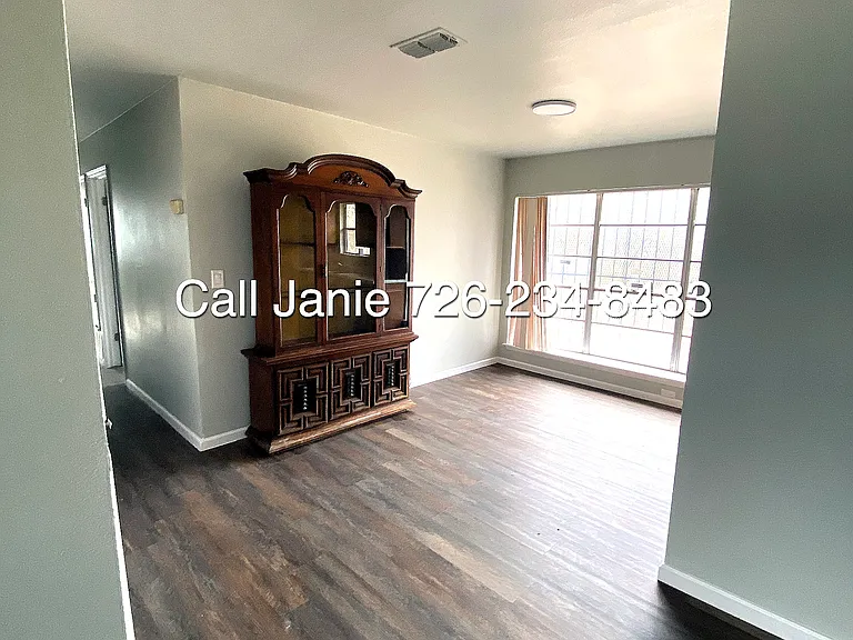 4811 Castle Strm — Photo 8