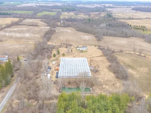 1252 E Quarter Line Rd, Norfolk, ON N3Y 4K4