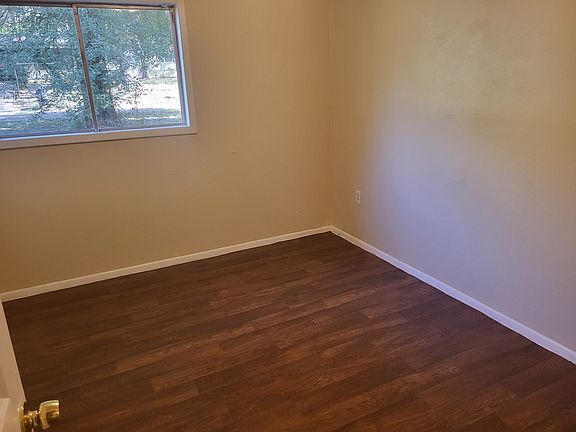 3rd image of 2905 Charleston Dr