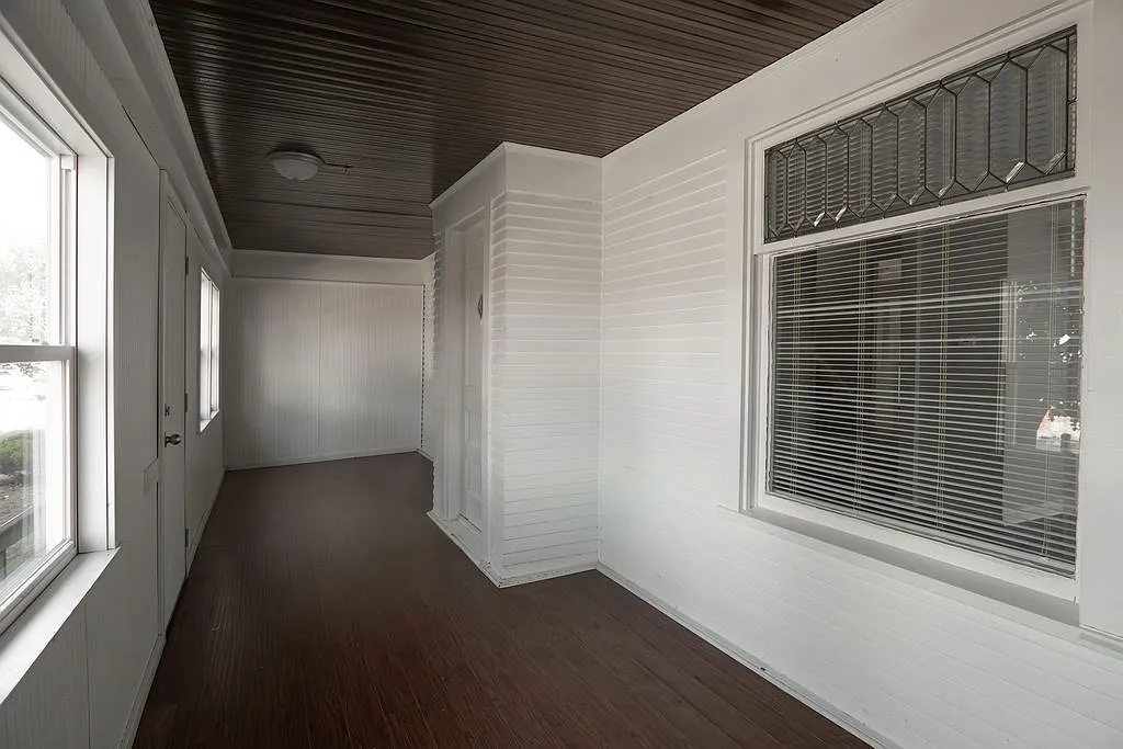 5 bed, 1610 sqft, $2,499 — Photo 4