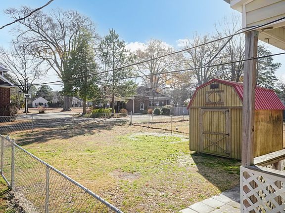 3rd image of 1008 N Orange Ave