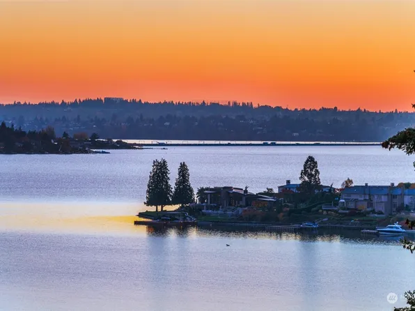 9537 NE Lake Washington Boulevard, Bellevue, WA 98004