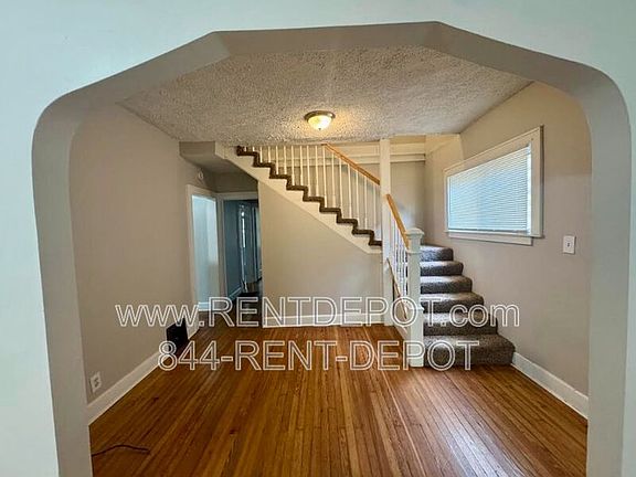 3rd image of 1016 Marshall Ave