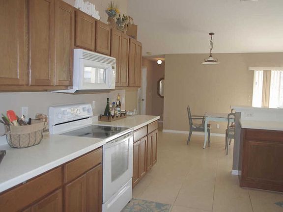 5th image of 165 SW South Wakefield Cir
