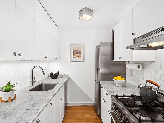 5th image of 77 Bleecker St APT 725