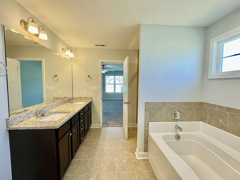 5137 Thruway Rd — Photo 31