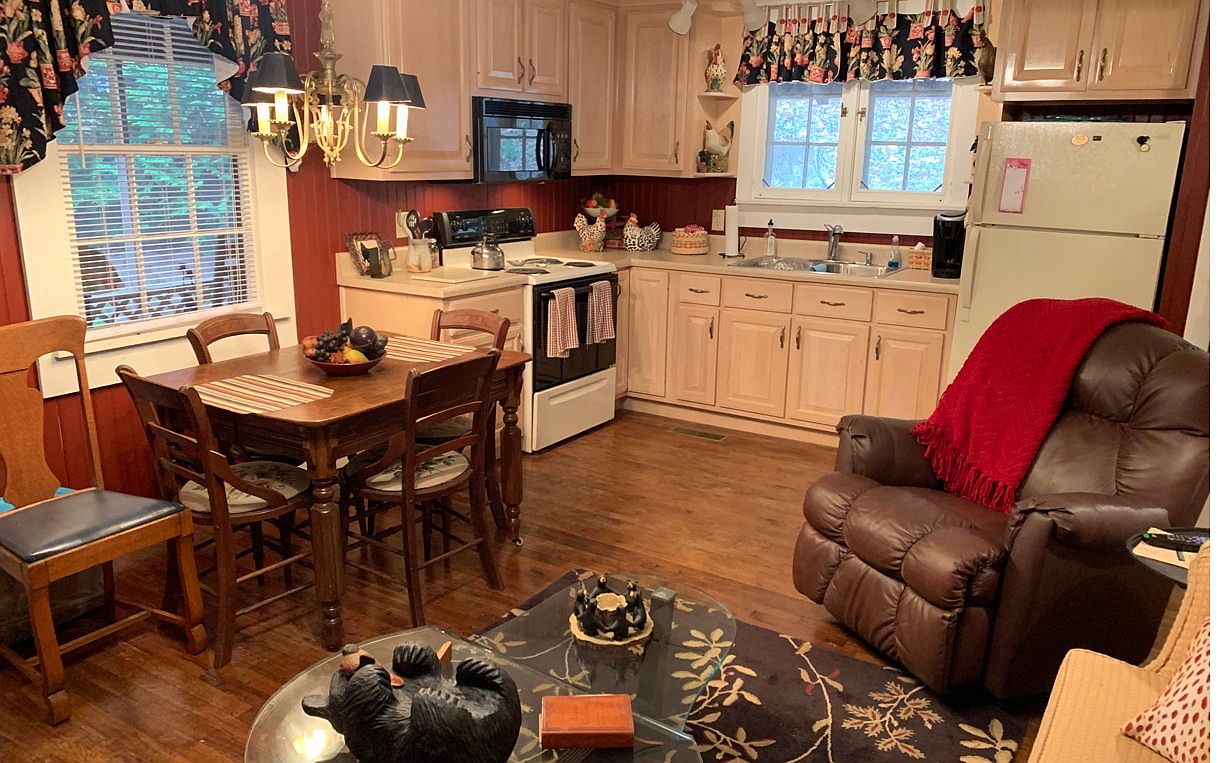 Under 150K Sunday c. 1937 Rustic Cottage For Sale in Murphy, NC