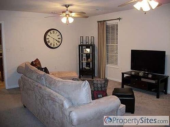3rd image of 110 Aaron Pl APT 105
