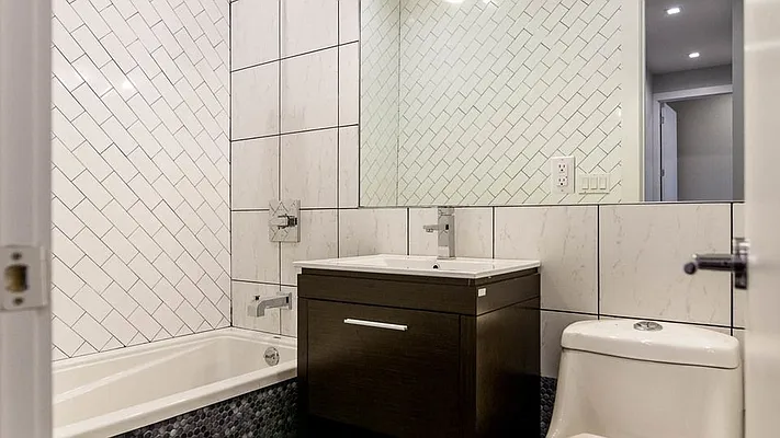 Rented by Nooklyn NYC LLC | media 65