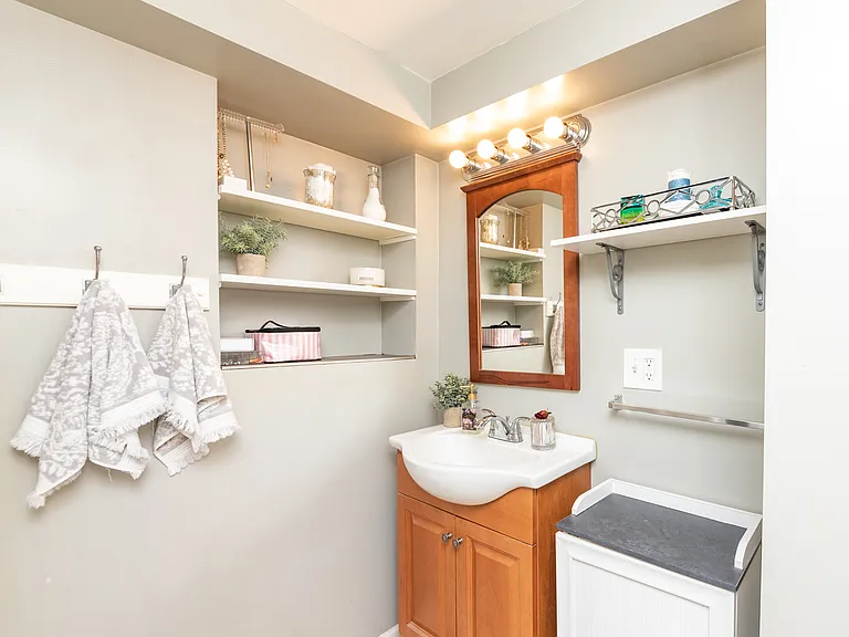 1332 W Barry Ave #GDN — Photo 10