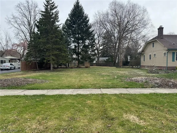 4899 Oakdale Ave, Willoughby, OH 44094