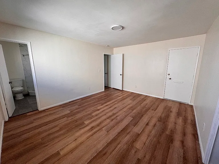 520 Avenue G #7 — Photo 12