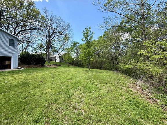 3rd image of 707 Angus Ln