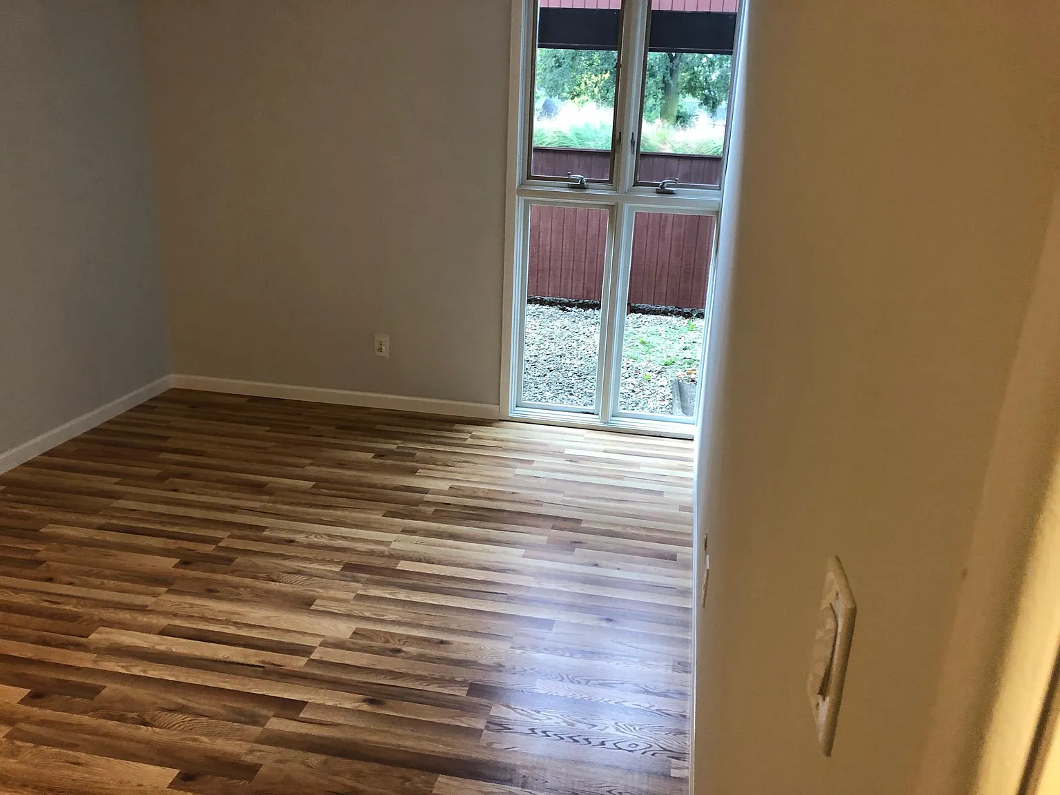 2 bed, 896 sqft, $1,900 — Photo 3