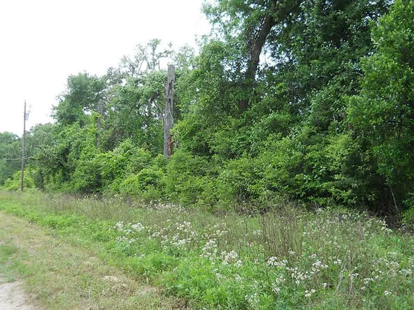 24648 Derry St, Hempstead, TX 77445