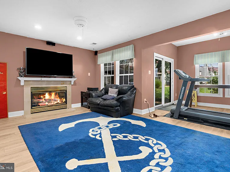 41 Queen Catherine Ct #A — Photo 6
