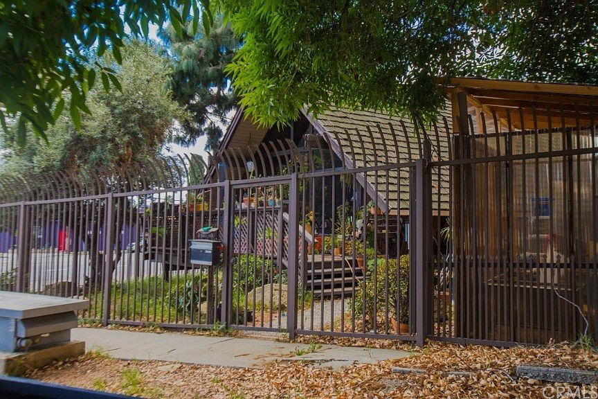 2nd image of 3625 Eagle Rock Blvd
