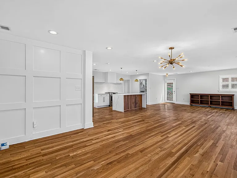 1118 Browning Rd — Photo 9