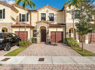 8819 NW 98th Ave, Doral, FL 33178