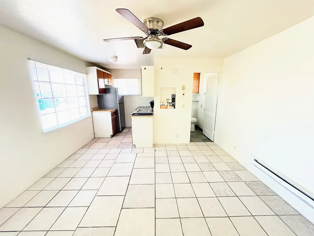 1 bed, 400 sqft, $795 — Photo 2
