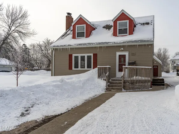 703 Stuart Ave, Crookston, MN 56716