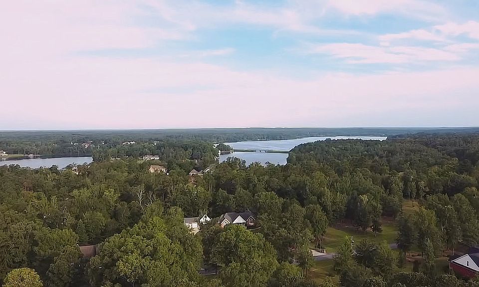 1st image of 225 Maryanne Dr