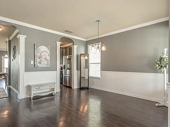 2nd image of 255 Oak Creek Way