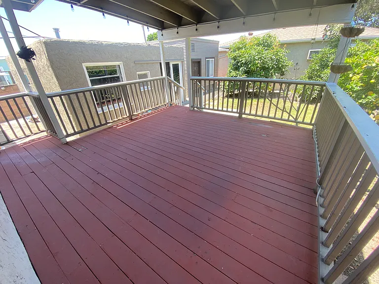 4646 Winona Ave — Photo 6