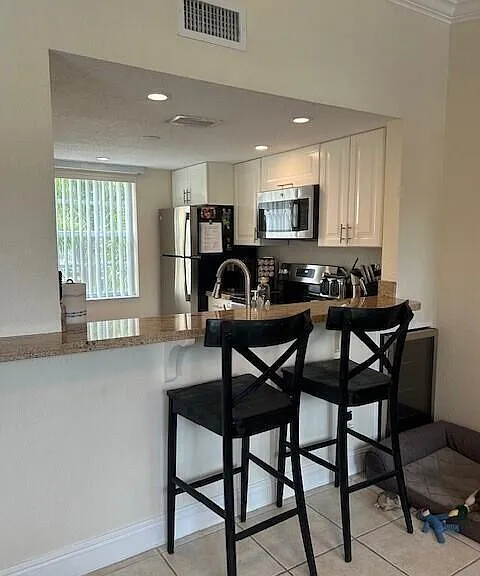 1040 Lake Shore Dr #105 — Photo 3