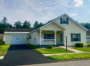 3 Mango Way, Gansevoort, NY 12831
