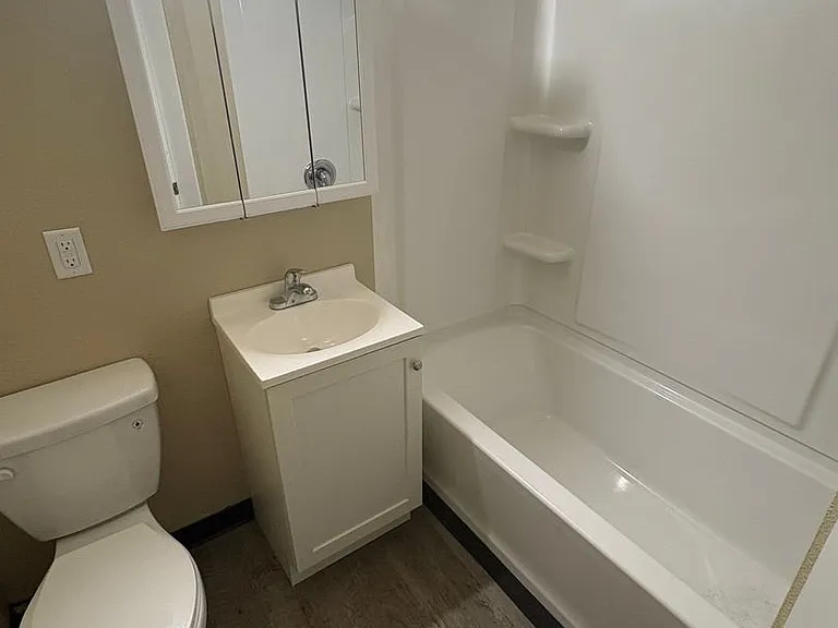 1114 N University Dr — Photo 19