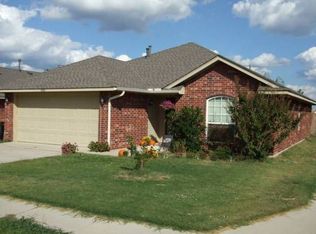 4200 Applegate Dr, Moore, OK 73160
