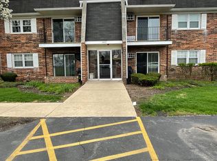 2423 Ogden Ave APT 3, Downers Grove, IL 60515