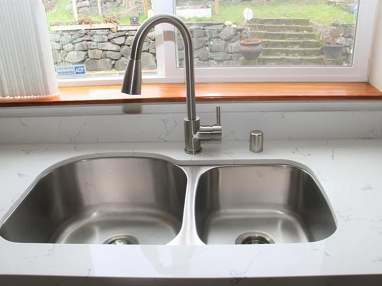 Stainless steel under-mount sink