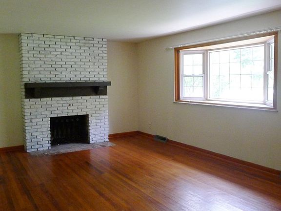 4th image of 159 Charlotte Ave