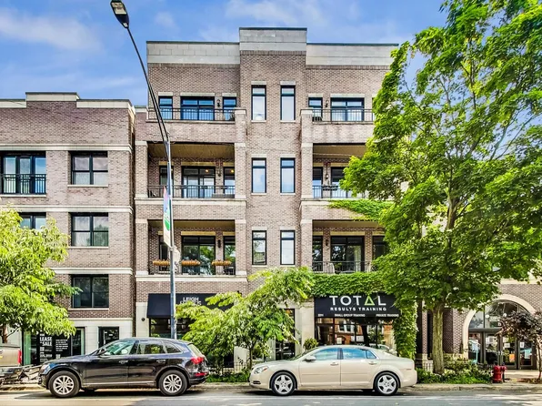 2211 W Roscoe St APT 2W, Chicago, IL 60618