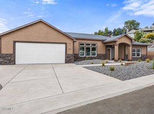 5834 Scenic Ridge Loop, Yakima, WA 98908
